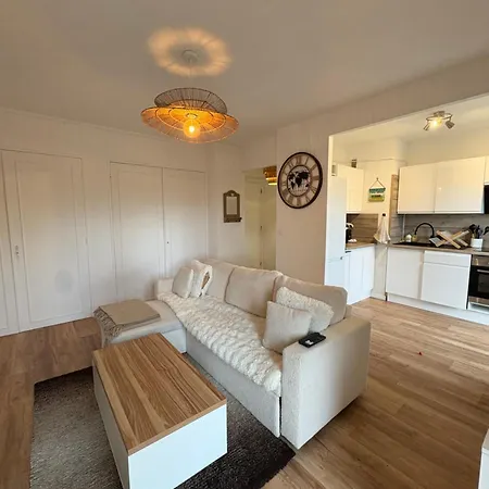 Апартаменты Appartement Frejus Plage Фрежюс